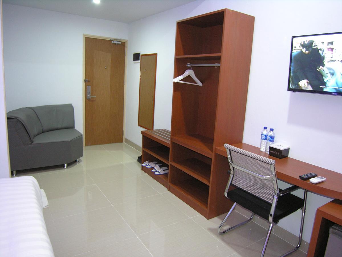 בנג'ארמאסין Hotel Delima מראה חיצוני תמונה