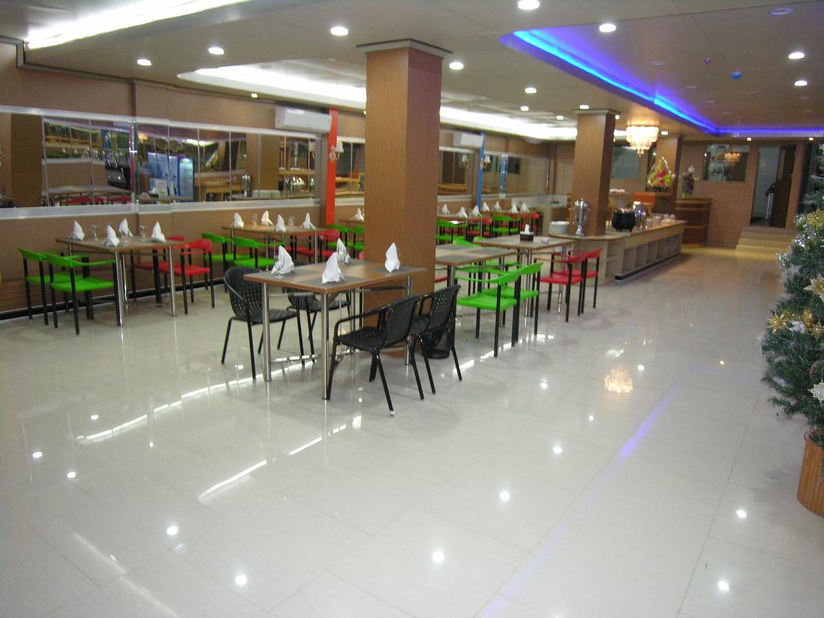 בנג'ארמאסין Hotel Delima מראה חיצוני תמונה