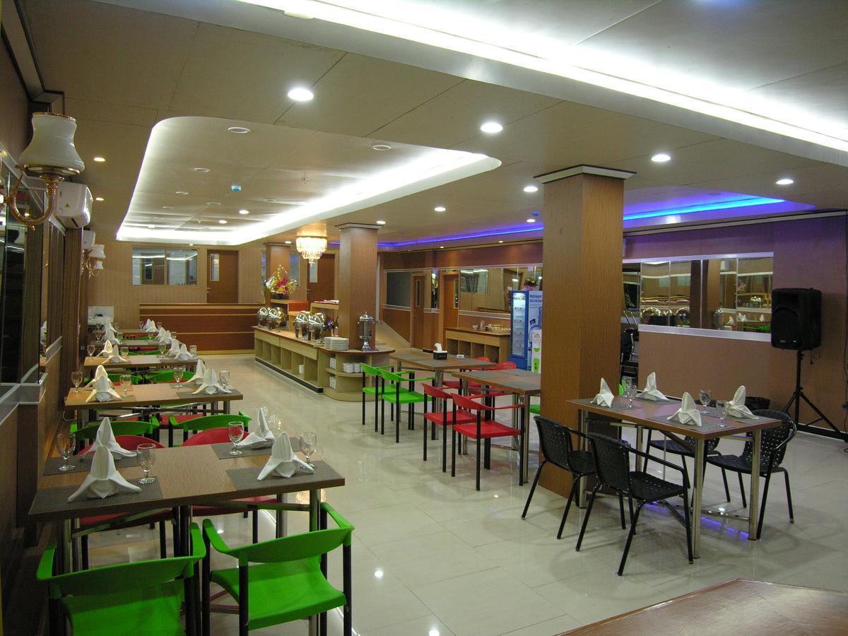 בנג'ארמאסין Hotel Delima מראה חיצוני תמונה
