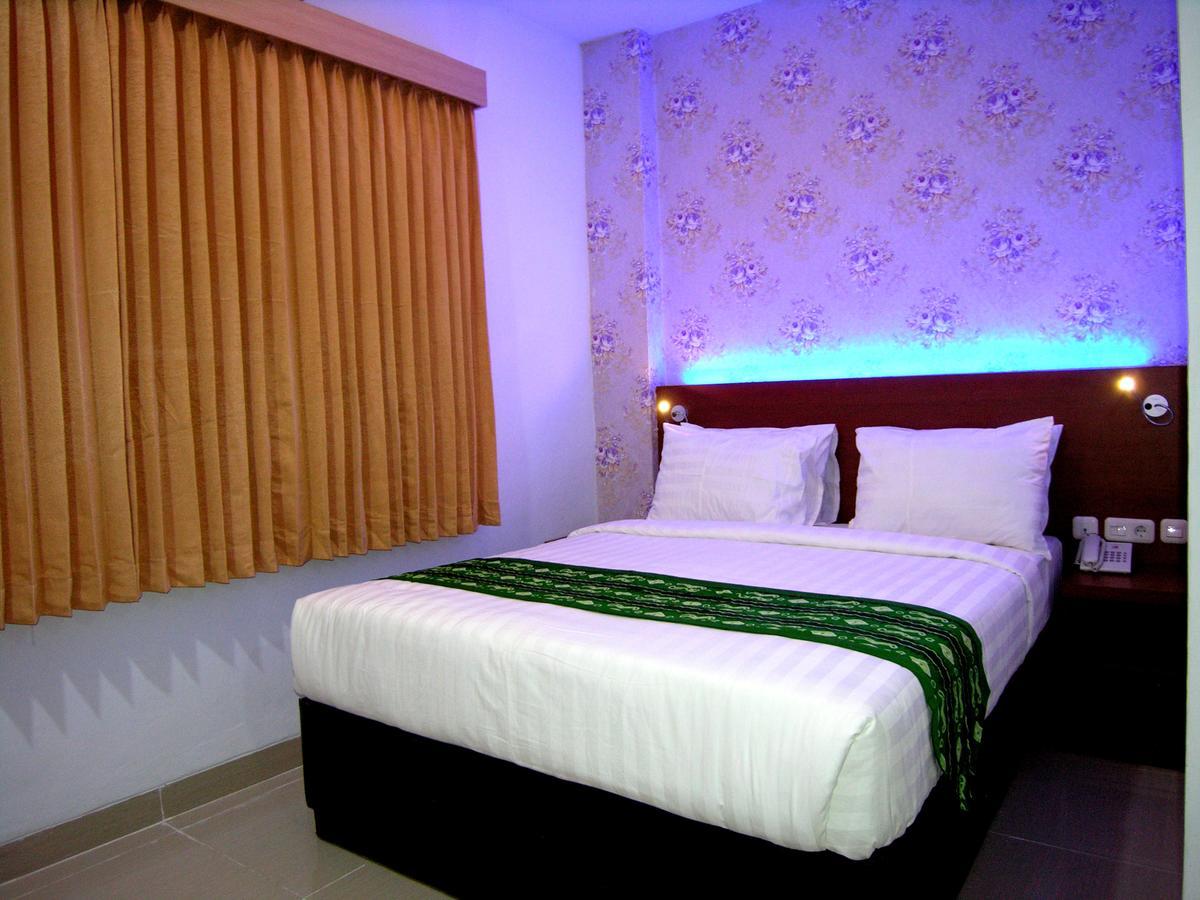 בנג'ארמאסין Hotel Delima מראה חיצוני תמונה